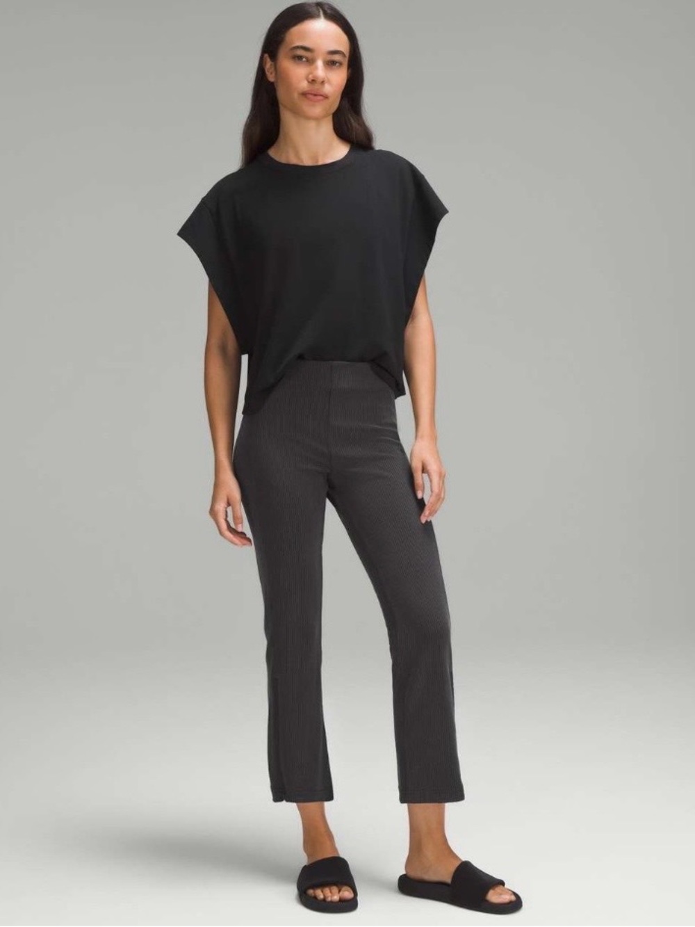 NWT!Lululemon Ribbed Softstreme Zip-Leg
High-Rise Cropped Pants 25" Sz:10 Black - Picture 1 of 12